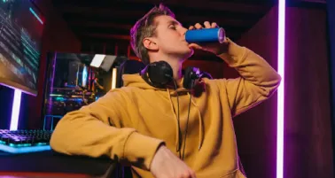 Prohíben bebidas energéticas para menores de edad en México 