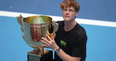 Jannik Sinner se corona en el Abierto de China 