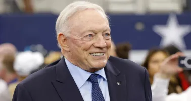 Jerry Jones quiere que Taylor Swift visite su estadio