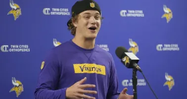 J.J. McCarthy en conferencia