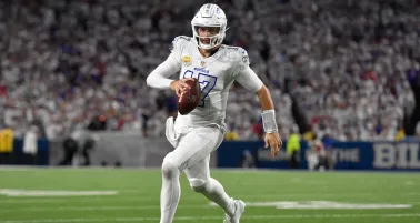 ¡Hasta las diagonales! Aficionado se escapa del Highmark Stadium con balón perdido de Josh Allen