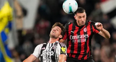 Santiago Giménez destaca y provoca penalti en el empate ante Juventus