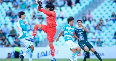 Acevedo y Santos encabezan el XI ideal de la Jornada 13