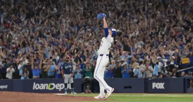 ¡Manicomio en Toronto! Azulejos derrotan en un dramático séptimo juego a los Marineros de Seattle