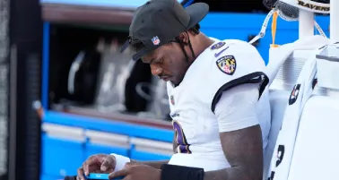 Lamar Jackson regresa a los entrenamientos y apunta a jugar en la Semana 8 con los Ravens