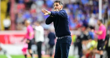 Así recibió la afición de Necaxa a Nicolás Larcamón