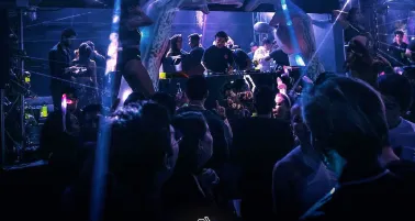 Se tendría que hacer un registro oficial de los autos que ofrecen los servicios.