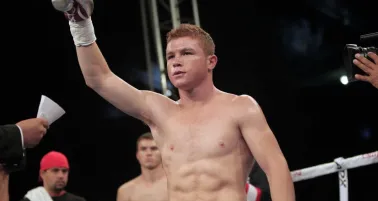 Canelo Álvarez celebra 20 años de carrera profesional