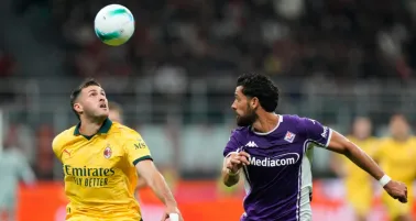 Prensa italiana pide que Santiago Giménez no sea titular con AC Milan