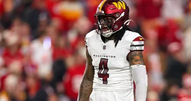 Frankie Luvu, defensivo de Washington, es suspendido un partido por la NFL