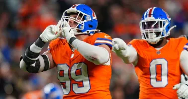 Broncos derrotan a los Raiders en un partido de defensivas