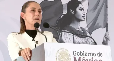 Sheinbaum exige que Grupo Salinas pague impuestos en lugar de invertir en campañas en redes