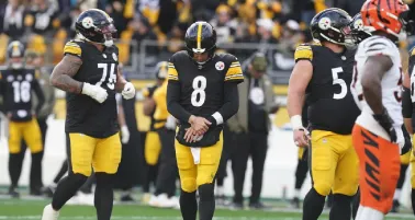 ¡Alertas en Pittsburgh! Aaron Rodgers presenta leve fractura en la muñeca izquierda, según fuentes