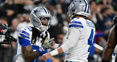 Los Cowboys aplastan a los Raiders y regresan a la senda del triunfo