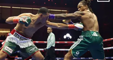 Benavidez venció por Knock-Out técnico a Anthony Yarde