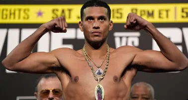 Beterbiev reaccionó a la pelea Benavidez vs Yarde 