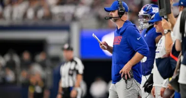 Giants despiden a coordinador defensivo