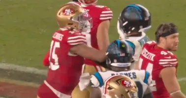 ¡Golpe bajo! Tre’von Moehrig crea pelea con Jauan Jennings por 'golpe ilegal'