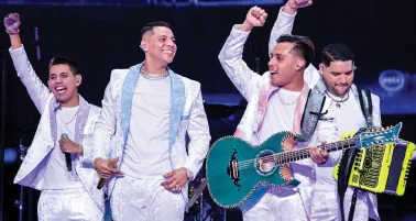 ¡Cayó la ley! Grupo Firme a investigación por cantar narcocorridos en concierto