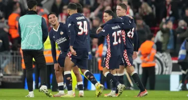 PSV firma una goleada histórica en Anfield ante un Liverpool en crisis