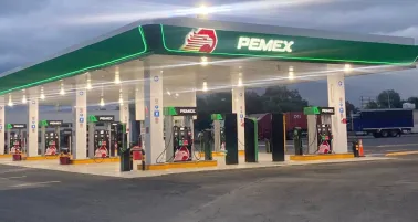 El Gobierno federal y empresarios gasolineros se unen para apoyar a los consumidores.