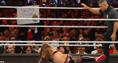 Chivas invade WWE Survivor Series: Fans del Rebaño Sagrado llevan el apoyo a la Liguilla hasta San Diego
