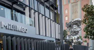 El lugar tiene la capacidad de recibir hasta 500 personas simultáneamente.