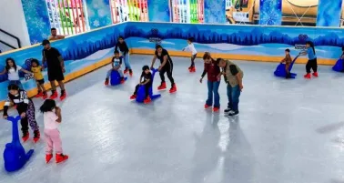 CDMX estrena pista de hielo GRATIS en la GAM: así puedes patinar este invierno