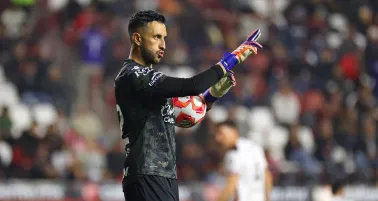 Camilo Vargas renueva con los Rojinegros del Atlas