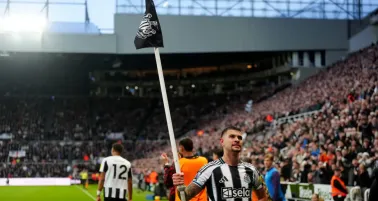 ¡Magia en St. James' Park! Bruno Guimaraes anota un gol olímpico histórico para el Newcastle