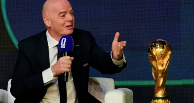 Gianni Infantino en la revelación del calendario oficial