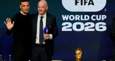 Infantino se disculpa con Scaloni tras 'error' en el sorteo del Mundial 2026