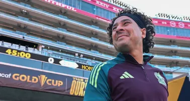 La insólita reacción de Memo Ochoa a usuario