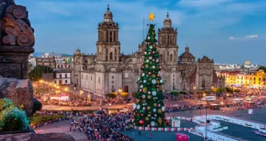 ¿Cuándo encienden el alumbrado navideño del Zócalo en CDMX?
