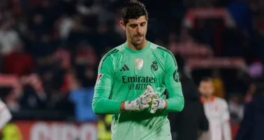 Courtois asume su error ante el City, pero defiende a Xabi Alonso