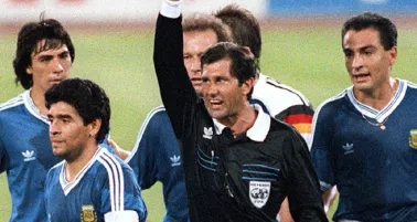 "Pude haber expulsado a Maradona antes de la final": Edgardo Codesal reabre la polémica del Mundial 1990