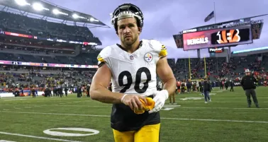 TJ Watt, linebacker de Steelers, fue hospitalizado por molestias en los pulmones