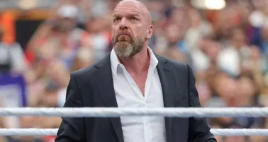 Triple H, blanco de la furia del público 