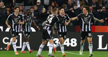 Udinese sorprende al Napoli 