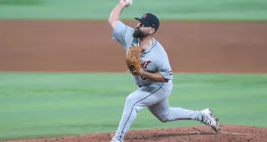 José Luis Urquidy firma con Diamondbacks y busca regresar a Grandes Ligas en 2026