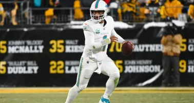 Dolphins cambian de quarterback; el novato Quinn Ewers releva a Tua Tagovailoa