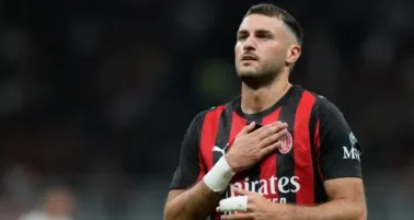 Santiago Giménez será operado 