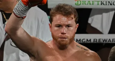 Canelo Álvarez recupera el trono en el ranking de The Ring tras el adiós de Crawford