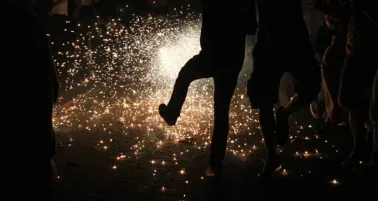 ¿Es ilegal quemar pirotecnia en la CDMX? Esto dice la ley