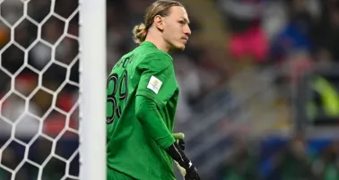 El arquero suplente del PSG sufrió una lesión en la mano izquierda