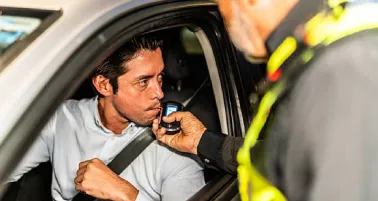 Alcoholímetro: cuántas copas o cervezas bastan para no pasar la prueba