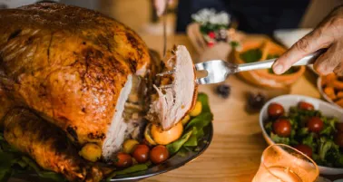 ¿Por qué comemos pavo en Navidad y cuál es el origen de esta tradición?