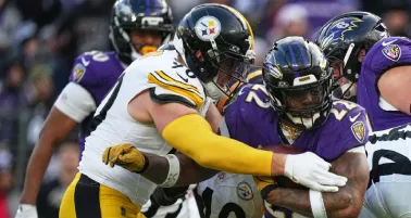 ¿Listo para los Playoffs? T.J. Watt vuelve a entrenar con Steelers tras cirugía pulmonar