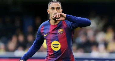 ¡Santa Claus llegó a Porto Alegre! Raphinha regala juguetes y causa furor en su ciudad natal