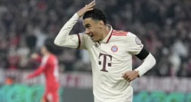 Musiala recrea icónica escena de película 